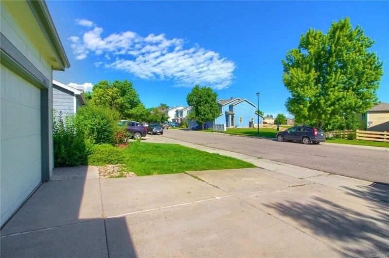 Building Photo - 2466 E 110th Pl