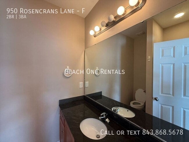 Building Photo - 950 Rosencrans Ln