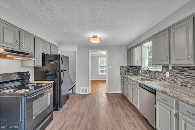 Building Photo - 19702 Pawnee Ave