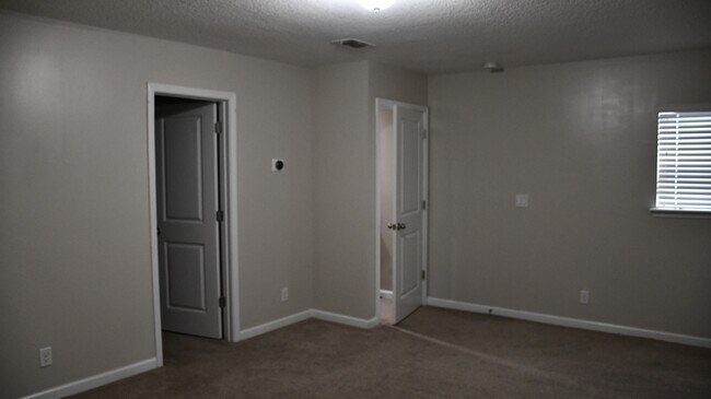 Building Photo - 97389 Harbor Concourse Cir