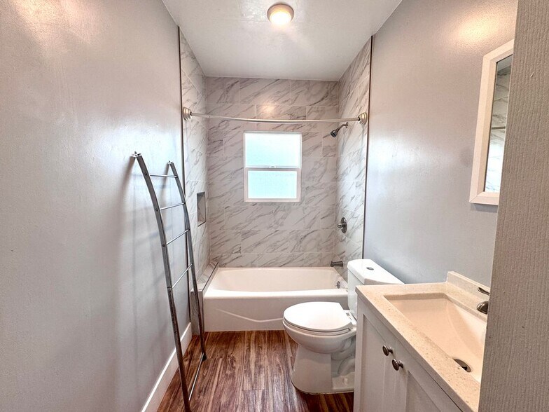 Building Photo - 1151 E 15th St