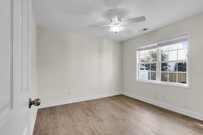 Building Photo - 110 Delanie Way