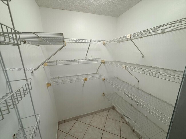 Building Photo - 1820 SW 81st Ave