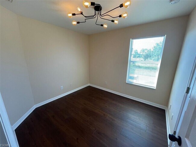 Building Photo - 3308 42nd St SW