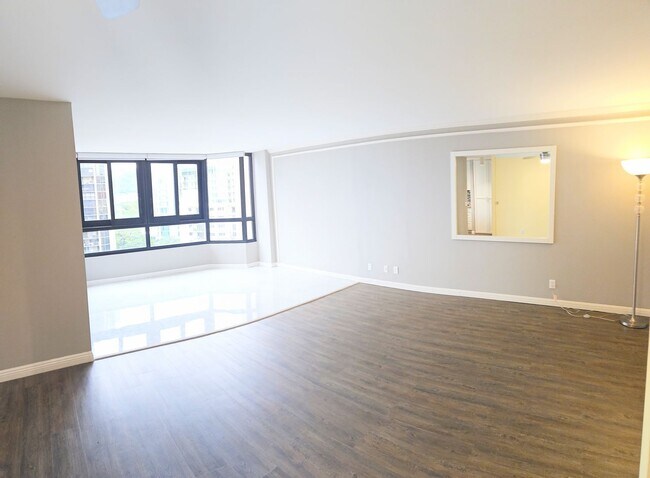 Building Photo - Nuuanu Brookside Studio Street Parking