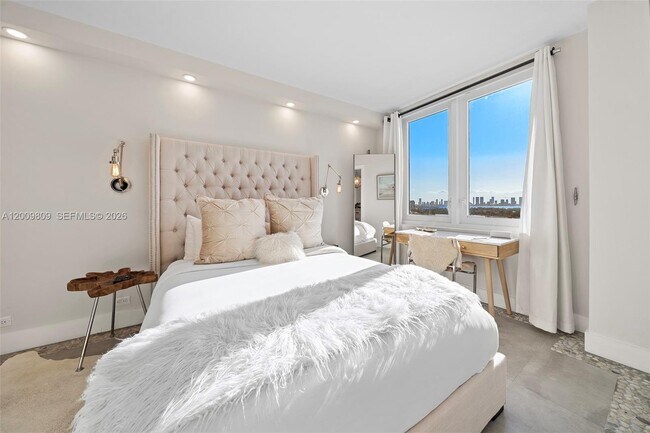 Building Photo - 2301 Collins Ave
