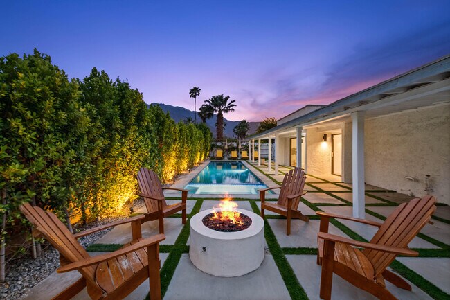 Building Photo - 1433 E Caleta Way