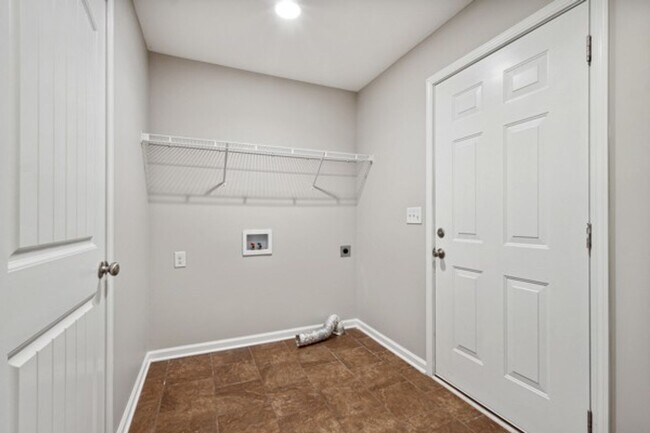 Building Photo - COMING SOON.....Adorable 3 Bedroom Home in Tullahoma!