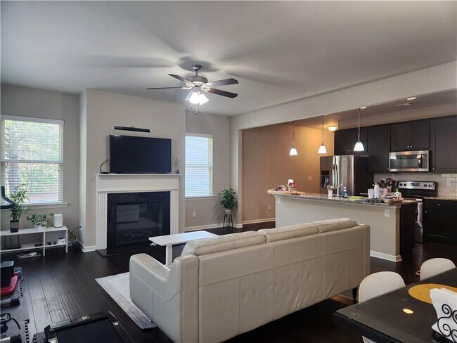 Building Photo - 3090 Cedar Glade Ln NE