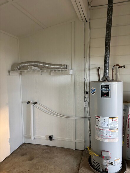 Building Photo - 9925 Muskrat Rd