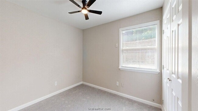 Building Photo - 806 Oran Cir