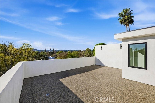 Building Photo - 13600 Burbank Blvd