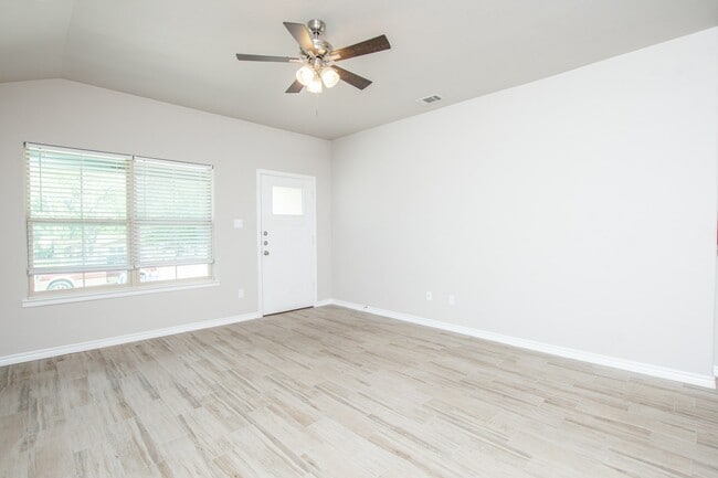 Building Photo - 344 Arnold Dr