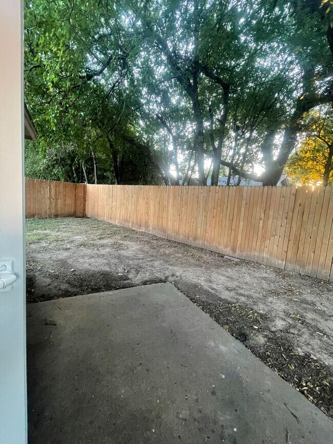 Building Photo - Full Brick Home in Mary's Creek Estates 3 bedroom 2 bath 2 car Garage