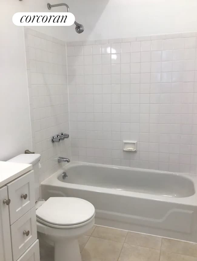 Building Photo - 19 E 93rd St
