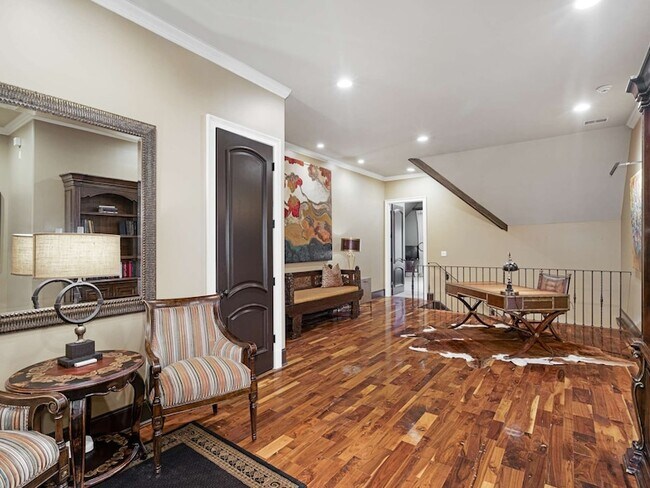 Building Photo - 3807 Harding Pl