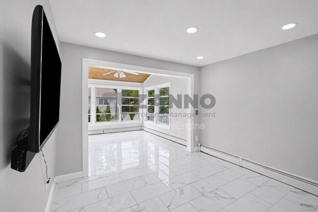Building Photo - 40 Olney Ave