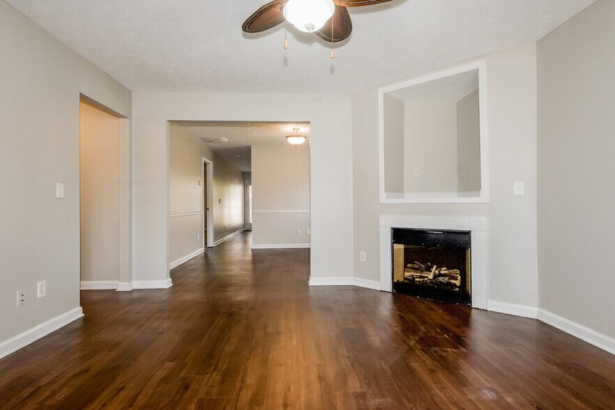 Building Photo - 717 Douglass Cir