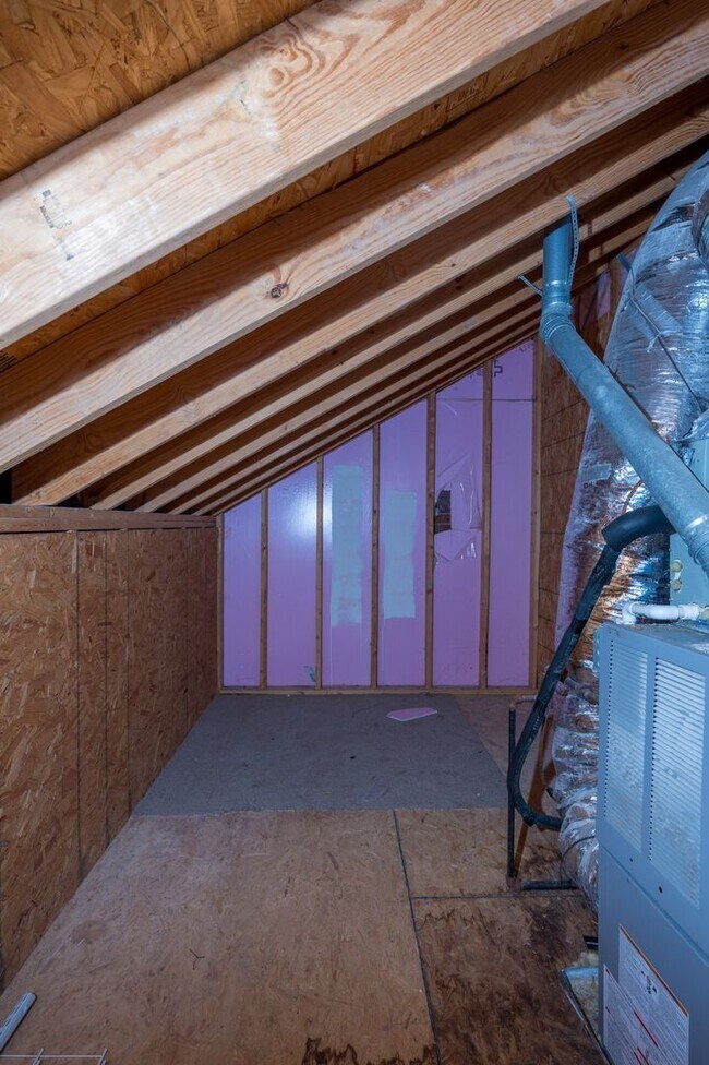 Building Photo - **5-BEDROOM HOME IN AMENITY-RICH MCKAY'S M...