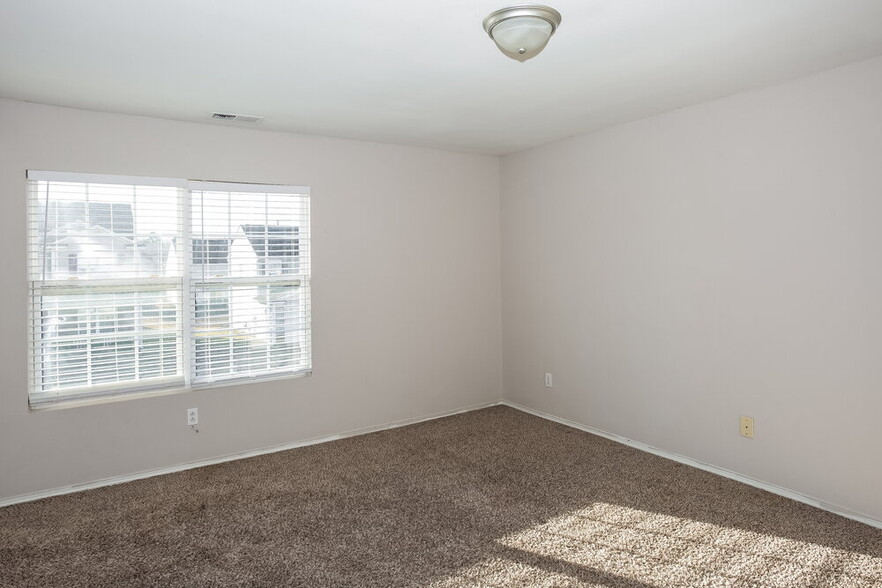 Building Photo - 6545 Ziegler Ln