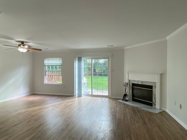 Building Photo - 6902 Colonial Ct