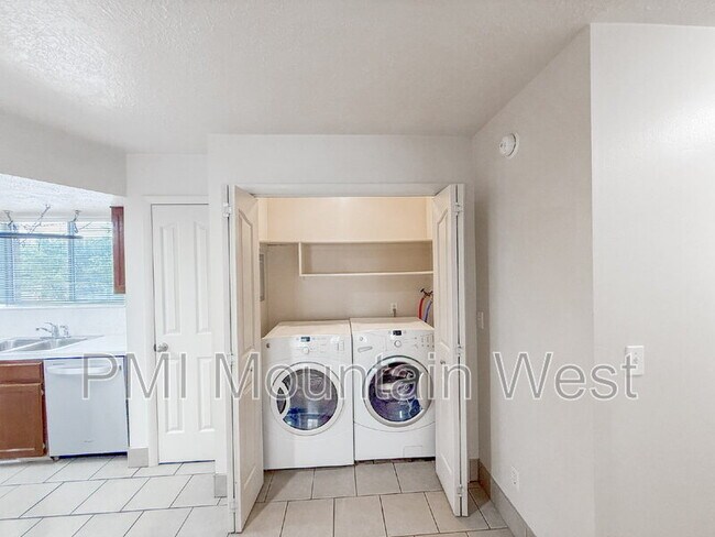 Building Photo - 142 N 200 W