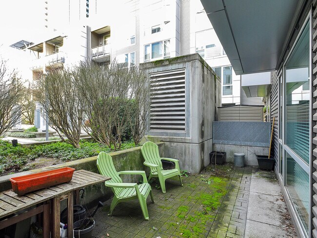 Building Photo - 1125 NW 9th Ave