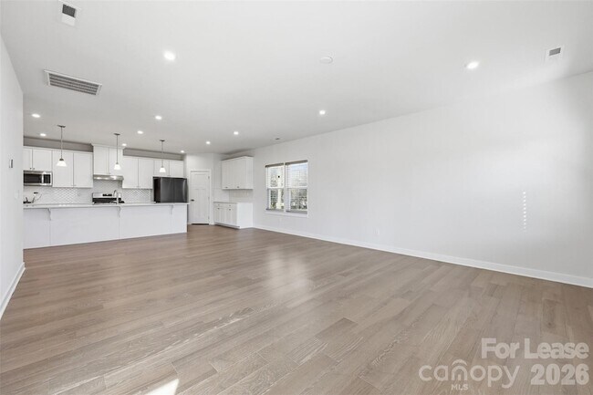 Building Photo - 6425 Cumberland Dr