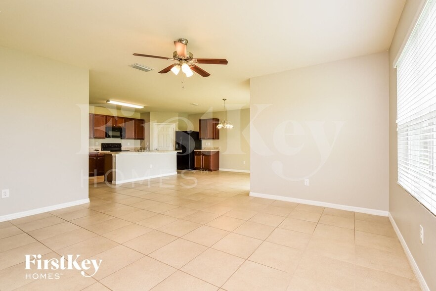 Building Photo - 1028 NW 7th Pl