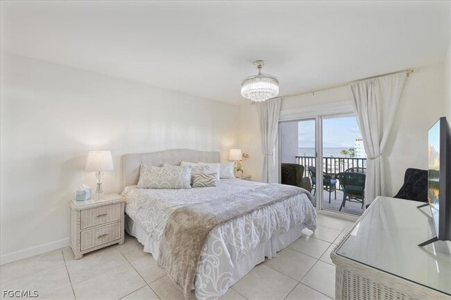 Building Photo - 1511 Estero Blvd