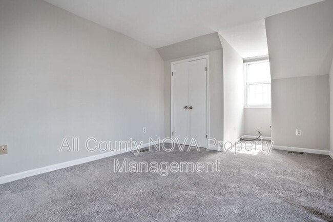 Building Photo - 1203 Michigan Ct