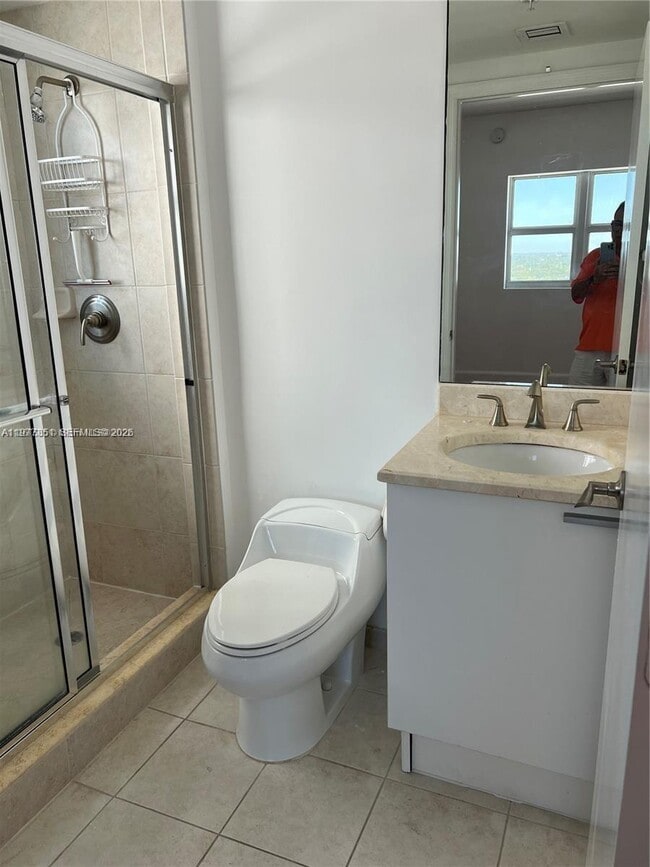 Building Photo - 14951 Royal Oaks Ln