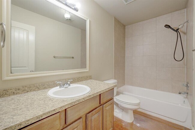 Building Photo - 405 Sterling Pointe Way
