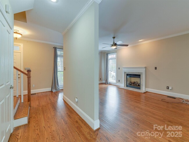 Building Photo - 620 Marsh Rd