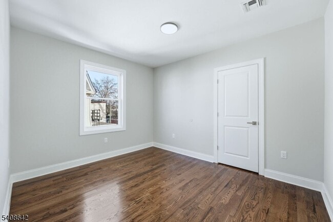 Building Photo - 46 Eppirt St