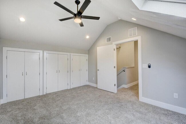 Building Photo - 901 Shoal Cliff Ct