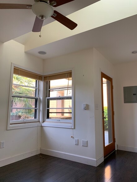 Home Office Studio - 1251 SE 47th Ave