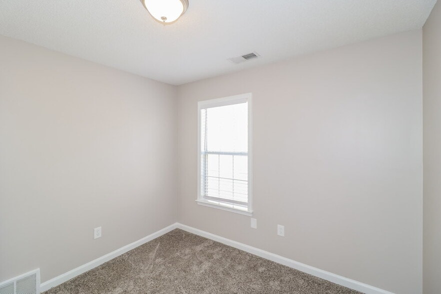 Building Photo - 607 E Ashley Glen Cir