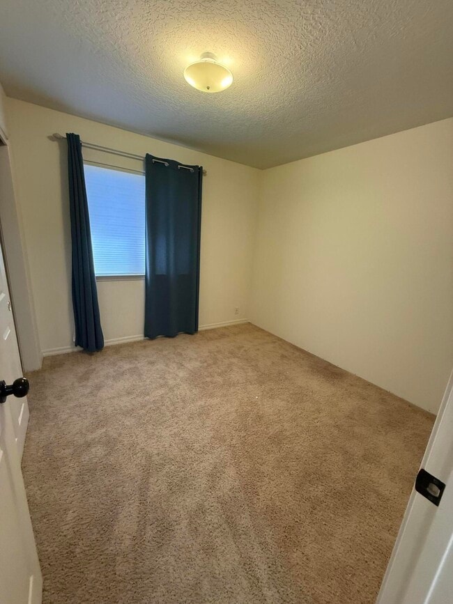 Building Photo - 8319 Santa Clarita St NE