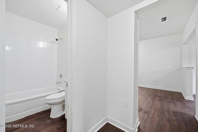 Building Photo - 920 George Cir