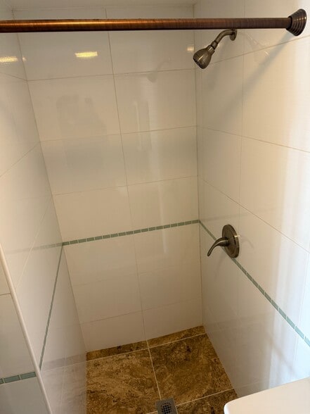 Building Photo - 183 Thorne St