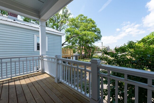 Building Photo - Brooklyn Art District | 2-Bedroom, 2.5 Bath