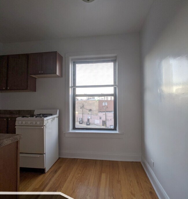 Building Photo - 2651 N Spaulding Ave