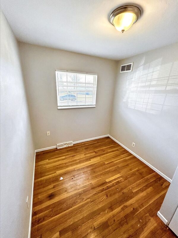 Building Photo - 225 Ben Nevis Rd
