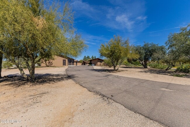 Building Photo - 6140 E Peak View Rd