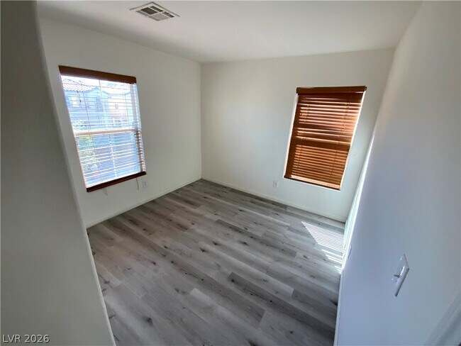 Building Photo - 1182 Enzo Ave