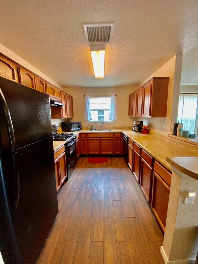 Building Photo - 14214 Lasso Rock Dr