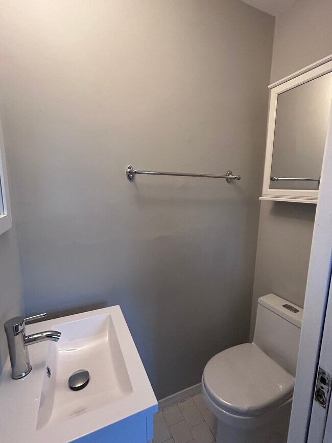 Building Photo - 1419 Drayton Ave