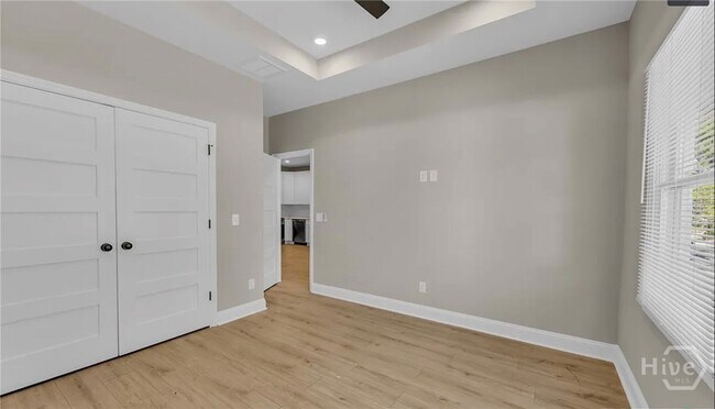 Building Photo - 1019 W 35th St