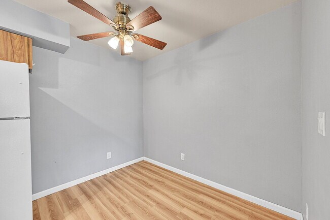 Building Photo - $1,295.00, One Bedroom, one bath, located ...